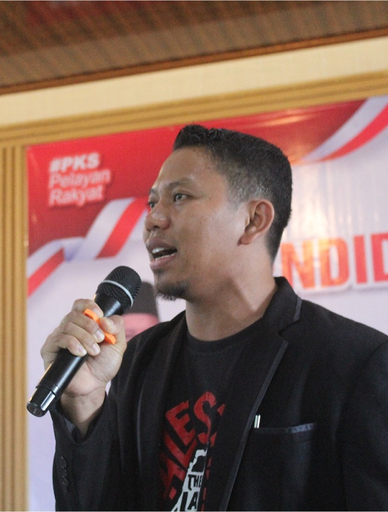 pak roni headmaster.png